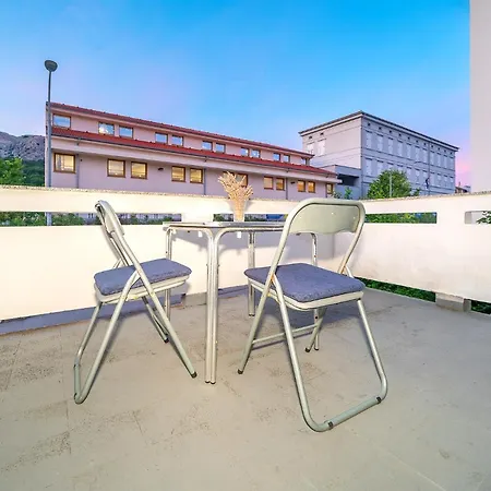Apartment Nada & Ivan With Terrace Baska (Krk)