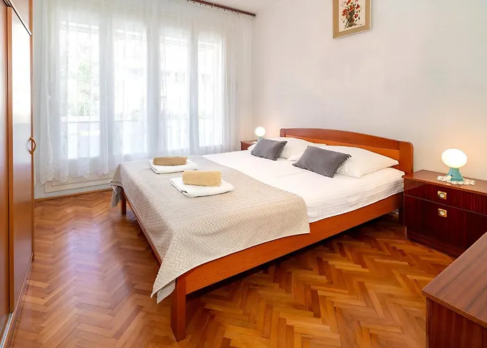 Nada & Ivan With Terrace Apartment