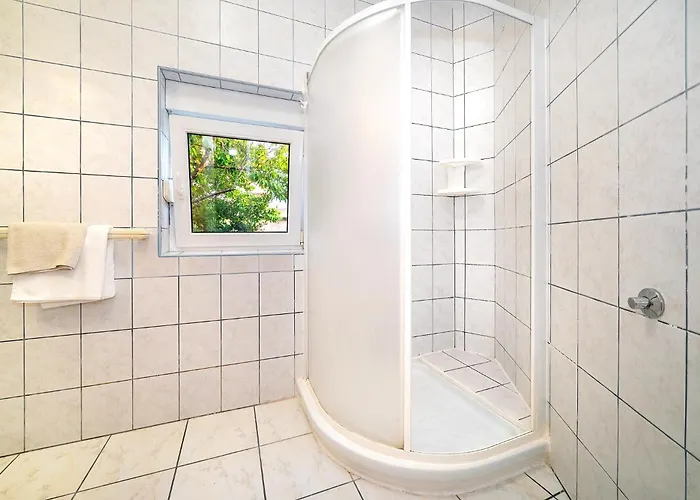 Nada & Ivan With Terrace Apartment Baska (Krk)