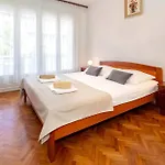 Nada & Ivan With Terrace Apartment
