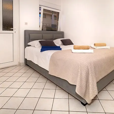 Nada & Ivan With Terrace * Baška