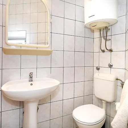 Apartamento Nada & Ivan With Terrace Baška